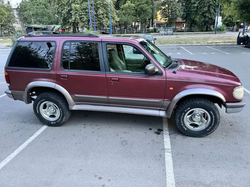 Ford Explorer, снимка 4 - Автомобили и джипове - 47277774