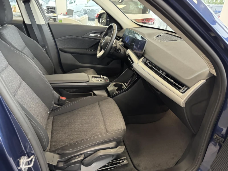 BMW X1 25e xDrive LED/Камера/Fast Charging, снимка 8 - Автомобили и джипове - 52020728