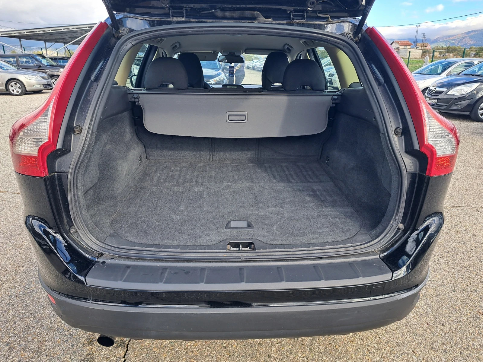 Volvo XC60 2, 4d | Mobile.bg — изображение 14