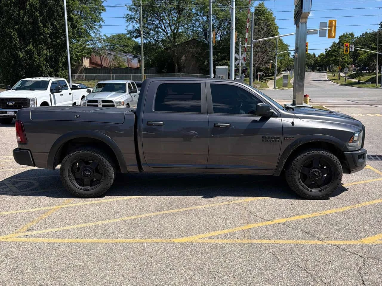 Dodge RAM 1500 Rebel | CARFAX | АВТОКРЕДИТ БЕЗ ПЪРВОНАЧАЛНА, снимка 4 - Автомобили и джипове - 55397089