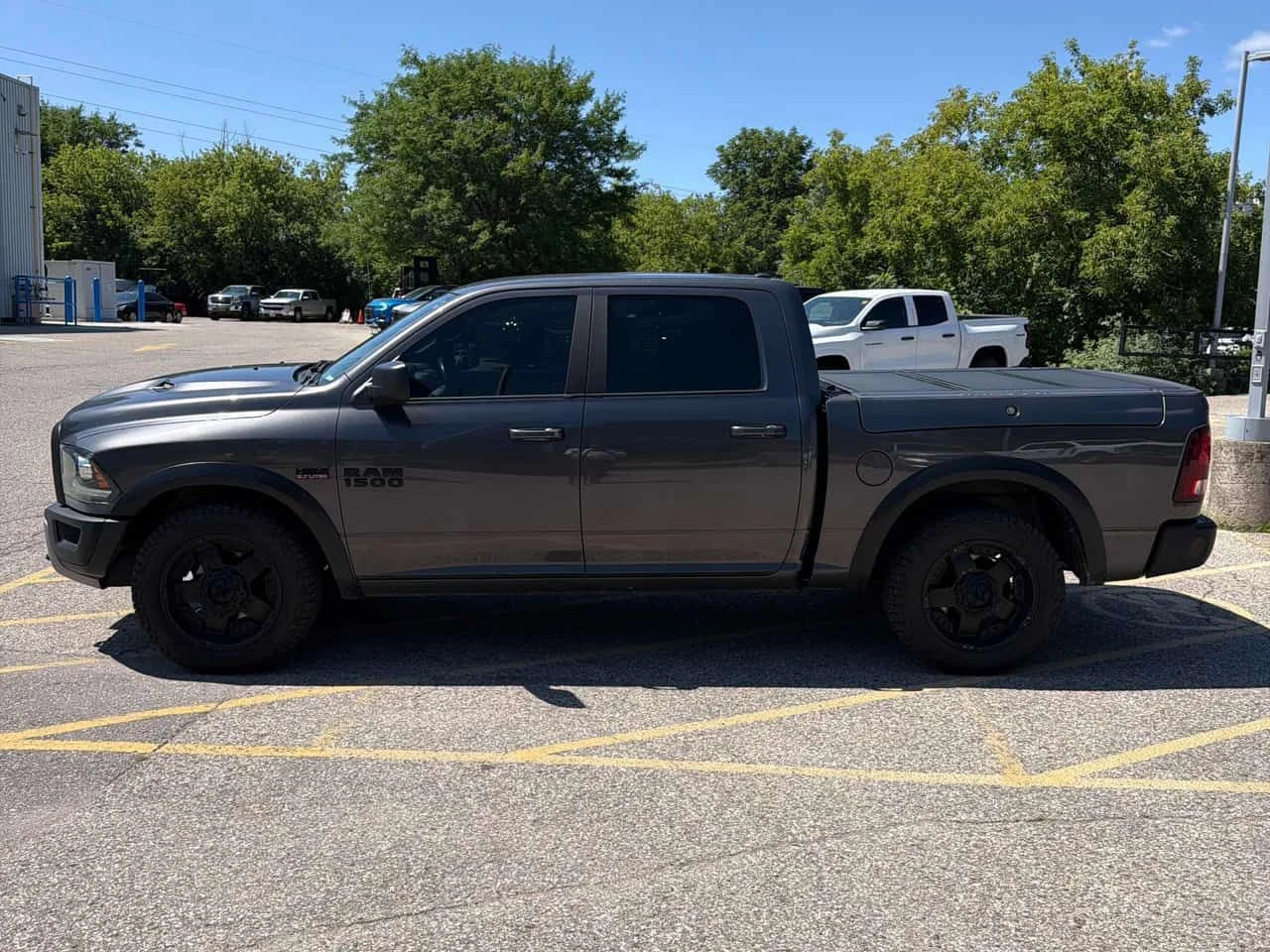 Dodge RAM 1500 Rebel | CARFAX | АВТОКРЕДИТ БЕЗ ПЪРВОНАЧАЛНА, снимка 3 - Автомобили и джипове - 55397089
