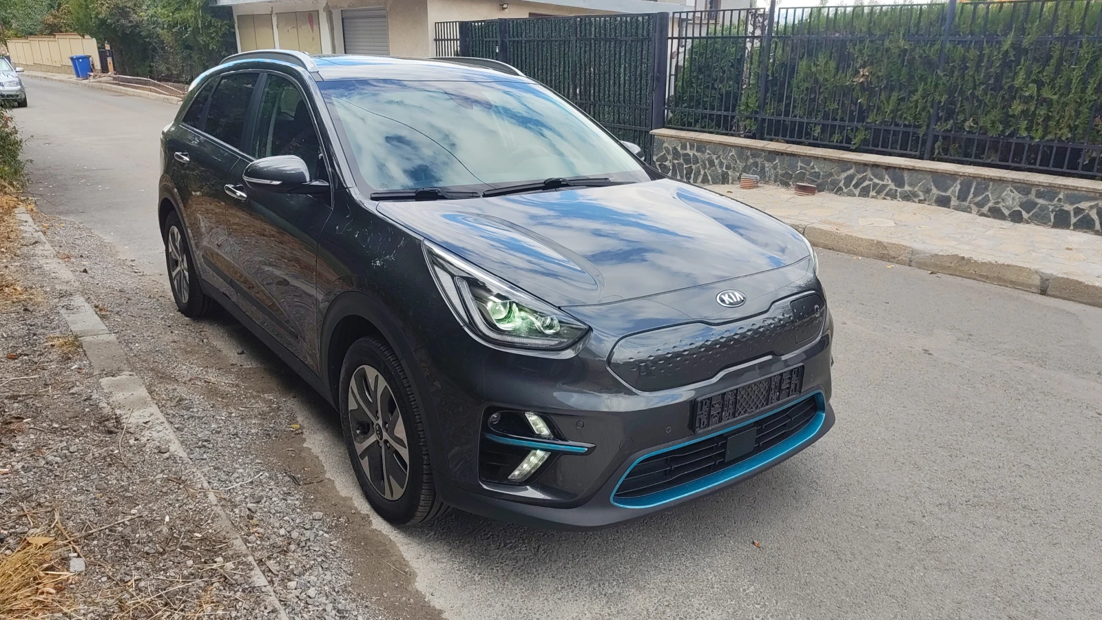 Kia Niro 65KWh* SOH 100%* EXECUTIVE LINE* LED* , снимка 4 - Автомобили и джипове - 56245812
