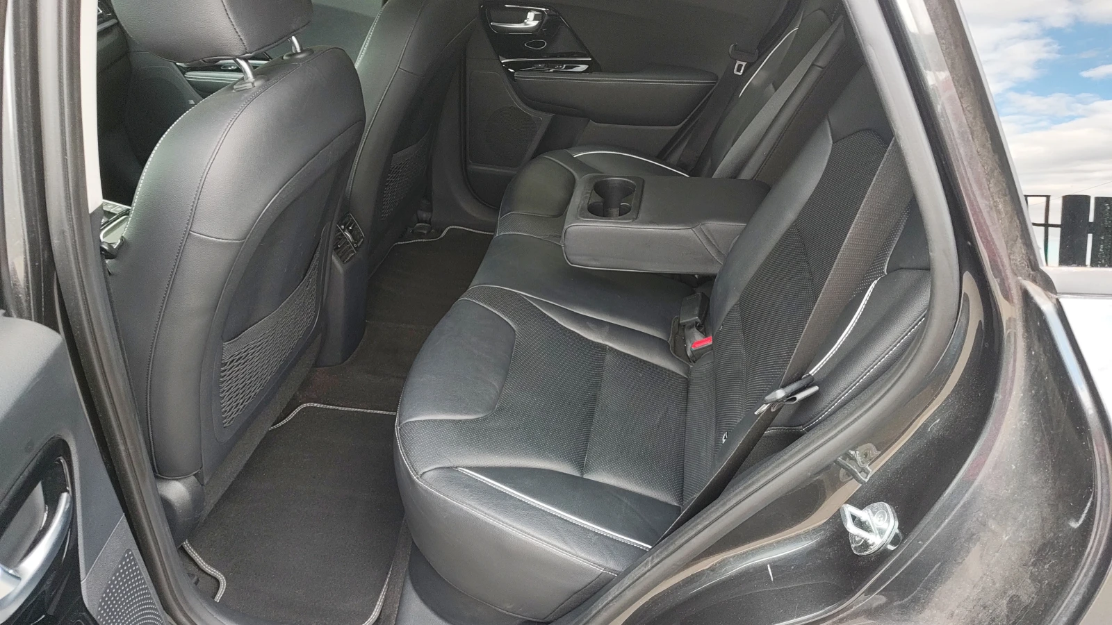 Kia Niro 65KWh* SOH 100%* EXECUTIVE LINE* LED* , снимка 13 - Автомобили и джипове - 56245812