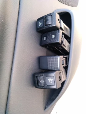 Mazda 323 F, снимка 4