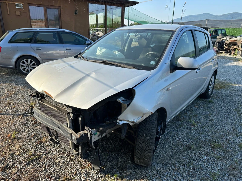 Hyundai I20 1.2 i gaz, снимка 4 - Автомобили и джипове - 41524694