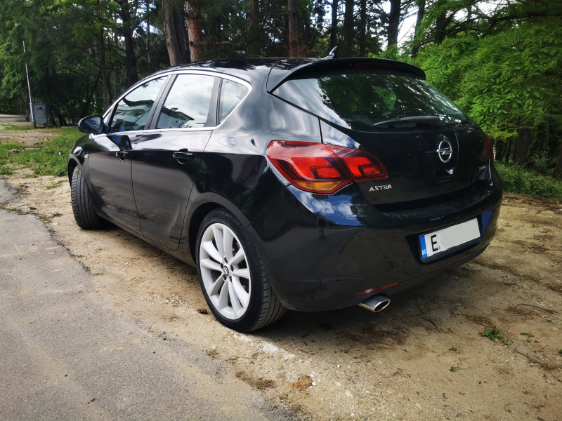 Opel Astra 1.4T NAVI, снимка 3 - Автомобили и джипове - 45902760