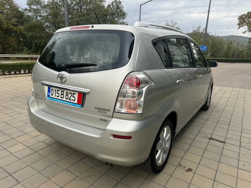 Toyota Corolla verso 2.2-D4D-136kc* Navi* Tempomat* Exclusive* Климатро, снимка 7 - Автомобили и джипове - 47563127