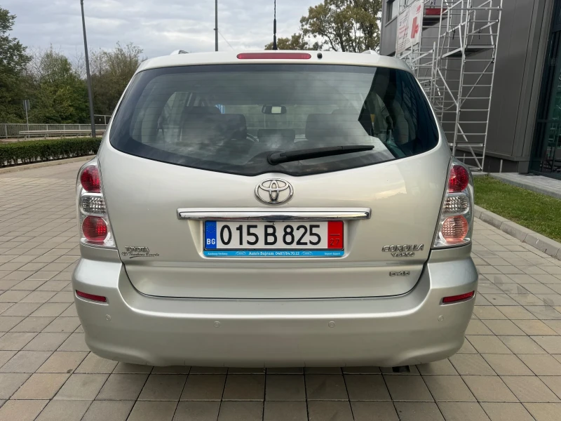 Toyota Corolla verso 2.2-D4D-136kc* Navi* Tempomat* Exclusive* Климатро, снимка 6 - Автомобили и джипове - 47563127