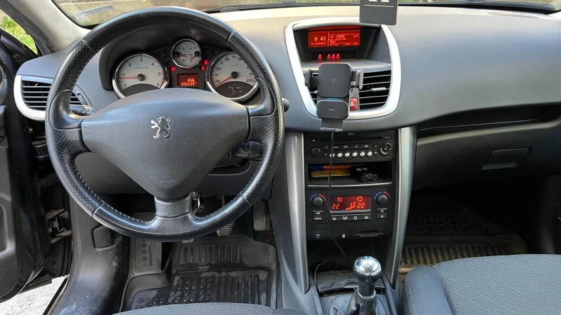 Peugeot 207 1.6 HDI, снимка 6 - Автомобили и джипове - 47757027