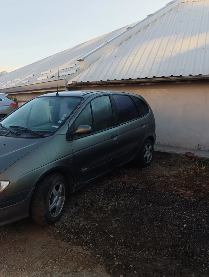 Renault Scenic, снимка 2 - Автомобили и джипове - 48401656