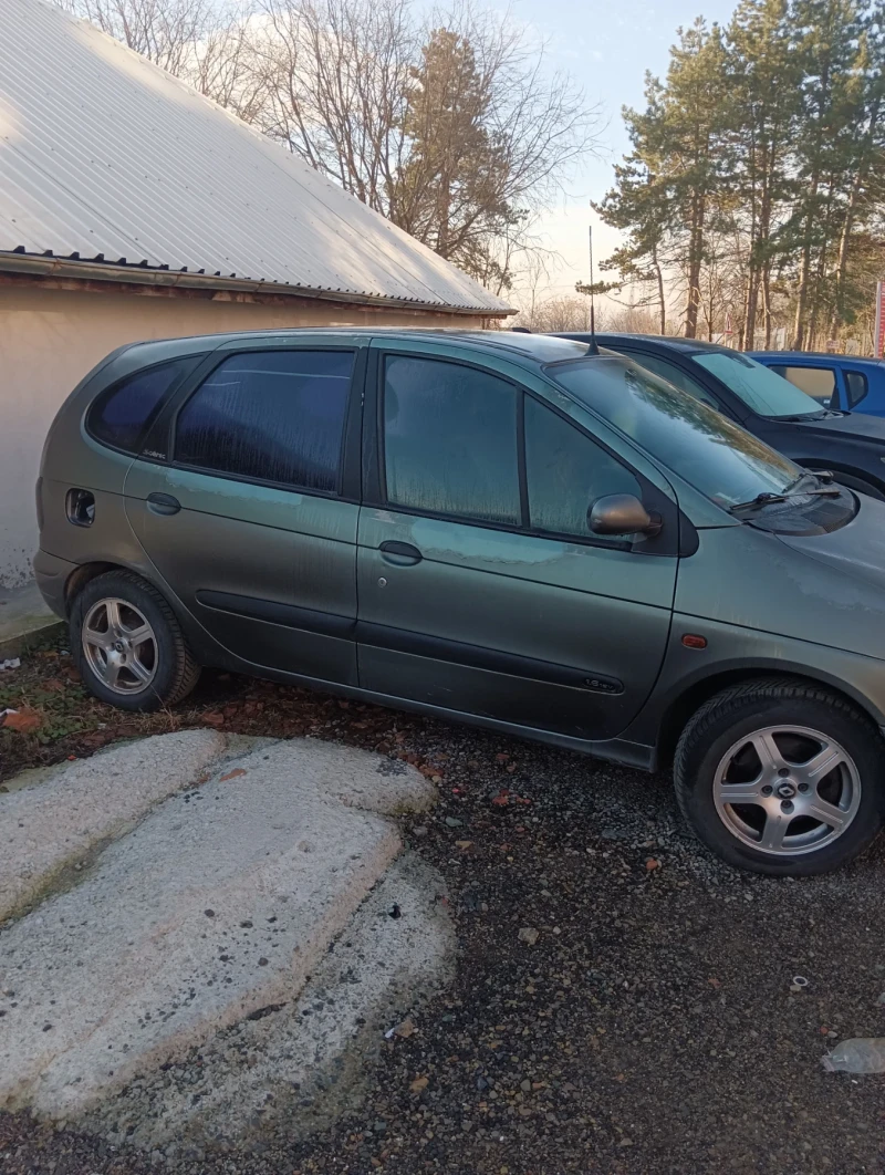 Renault Scenic, снимка 3 - Автомобили и джипове - 48401656