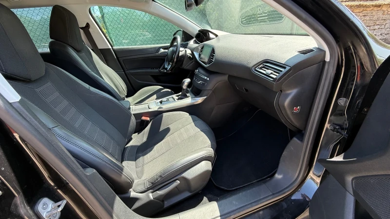 Peugeot 308 T9 1.6 Blue HDi 120 K.C. 2018г. DISTRONIC , снимка 8 - Автомобили и джипове - 50606908