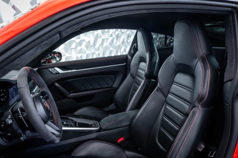 Porsche 911 Turbo S* Carbon* SportChrono* Bose, снимка 13 - Автомобили и джипове - 51655375