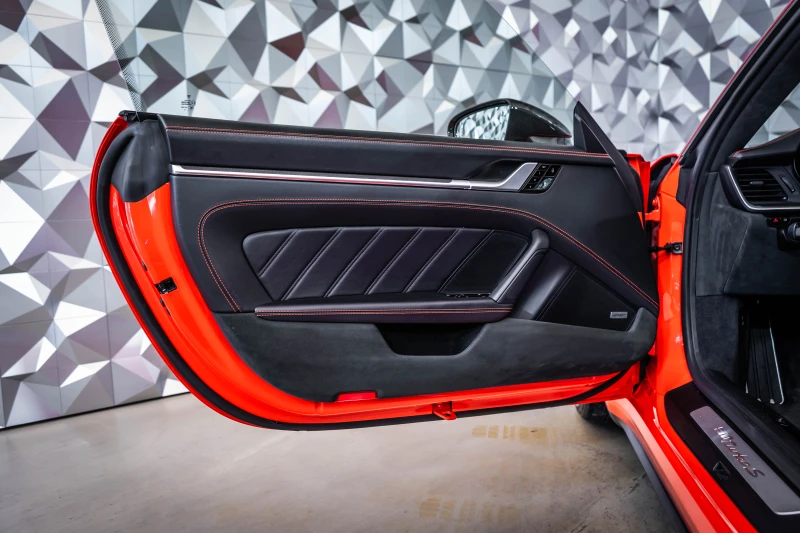 Porsche 911 Turbo S* Carbon* SportChrono* Bose, снимка 7 - Автомобили и джипове - 51655375