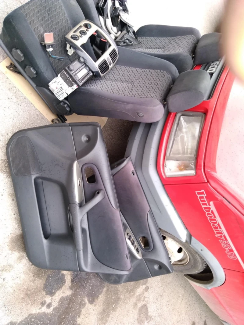 Mazda 323 F, снимка 6 - Автомобили и джипове - 52924295