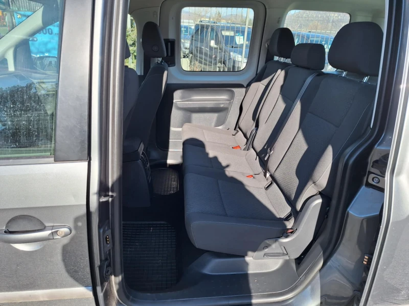 VW Caddy, снимка 13 - Автомобили и джипове - 53273567
