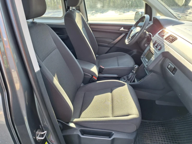 VW Caddy, снимка 12 - Автомобили и джипове - 53273567