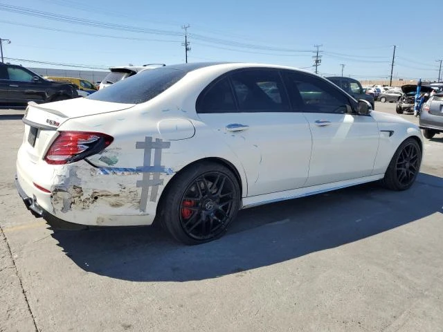 Mercedes-Benz E 63 AMG S* V8 Biturbo* AMG Performance Exhaust* PANO* Soft, снимка 3 - Автомобили и джипове - 52738391