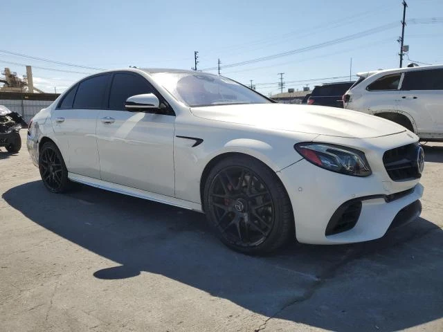 Mercedes-Benz E 63 AMG S* V8 Biturbo* AMG Performance Exhaust* PANO* Soft, снимка 4 - Автомобили и джипове - 52738391