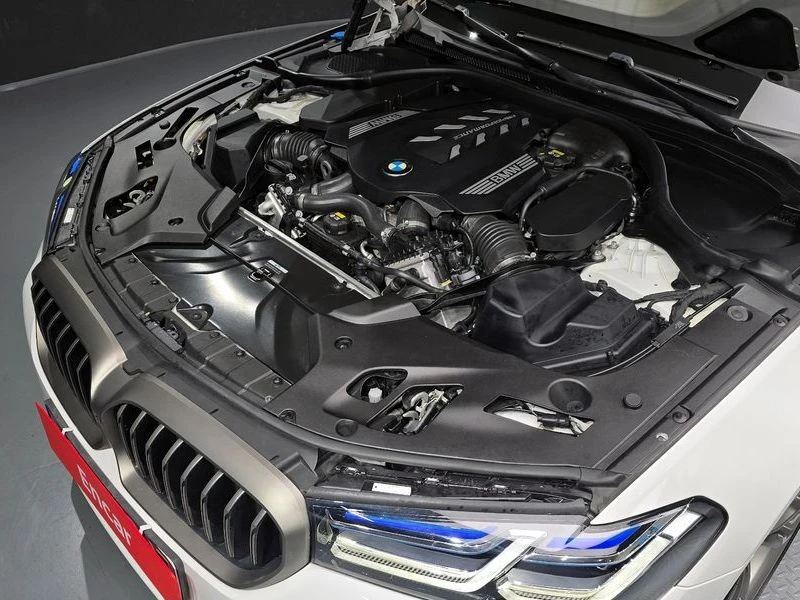 BMW 550 M550I xDrive, снимка 17 - Автомобили и джипове - 55505443