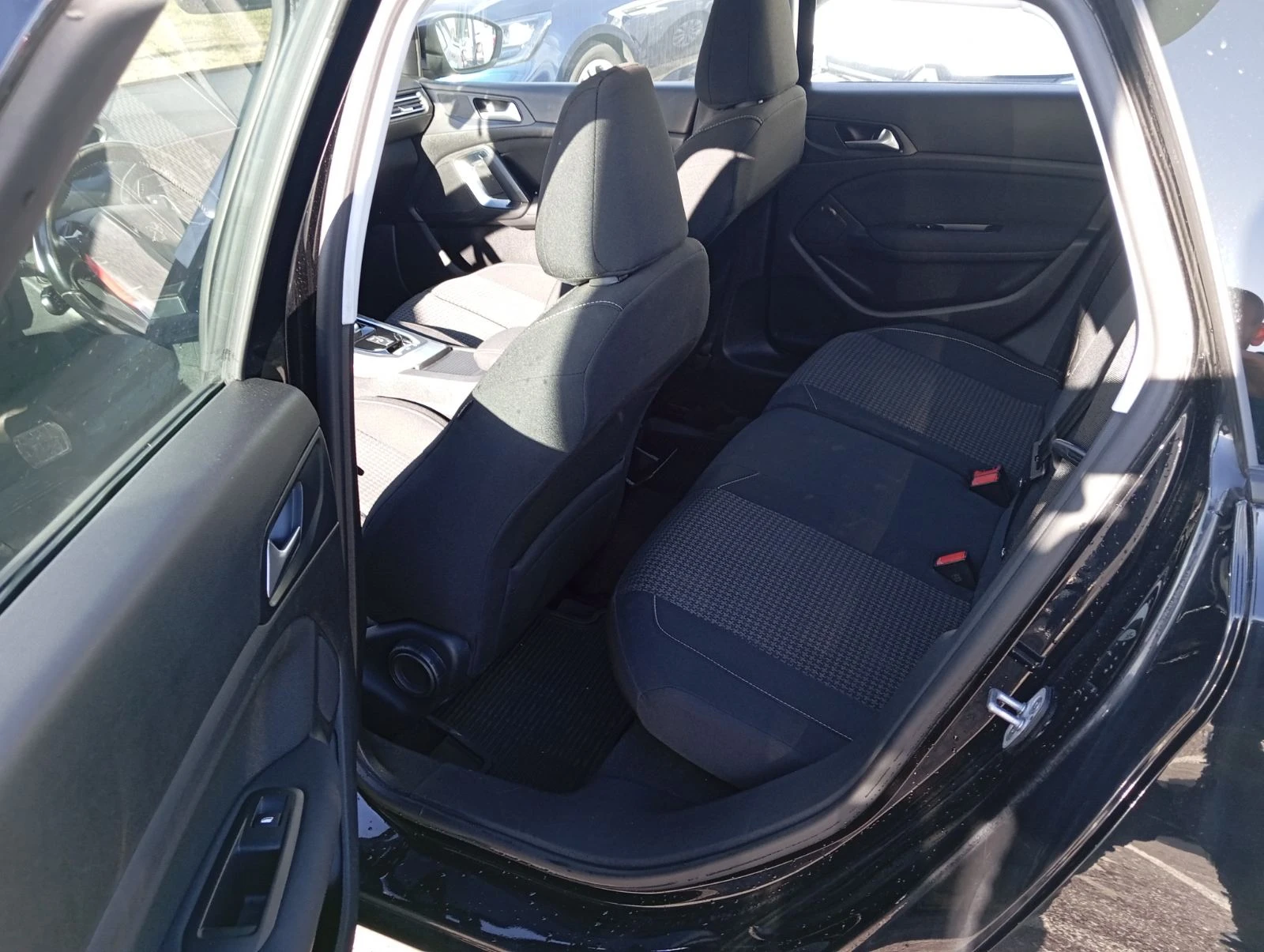 Peugeot 308 1.5 blue HDI 130k.c. | Mobile.bg   12