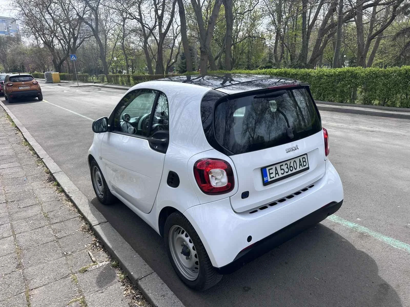 Smart Fortwo EQ 22 KW 100-140км пробег - изображение 3