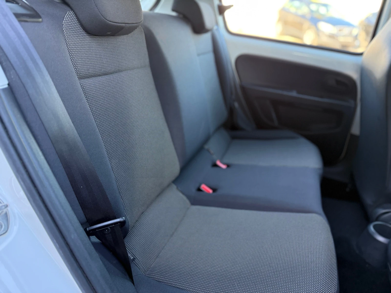 VW Up 1.0 i / МЕТАН 68ps. СОБСТВЕН ЛИЗИНГ / БАРТЕР - изображение 9