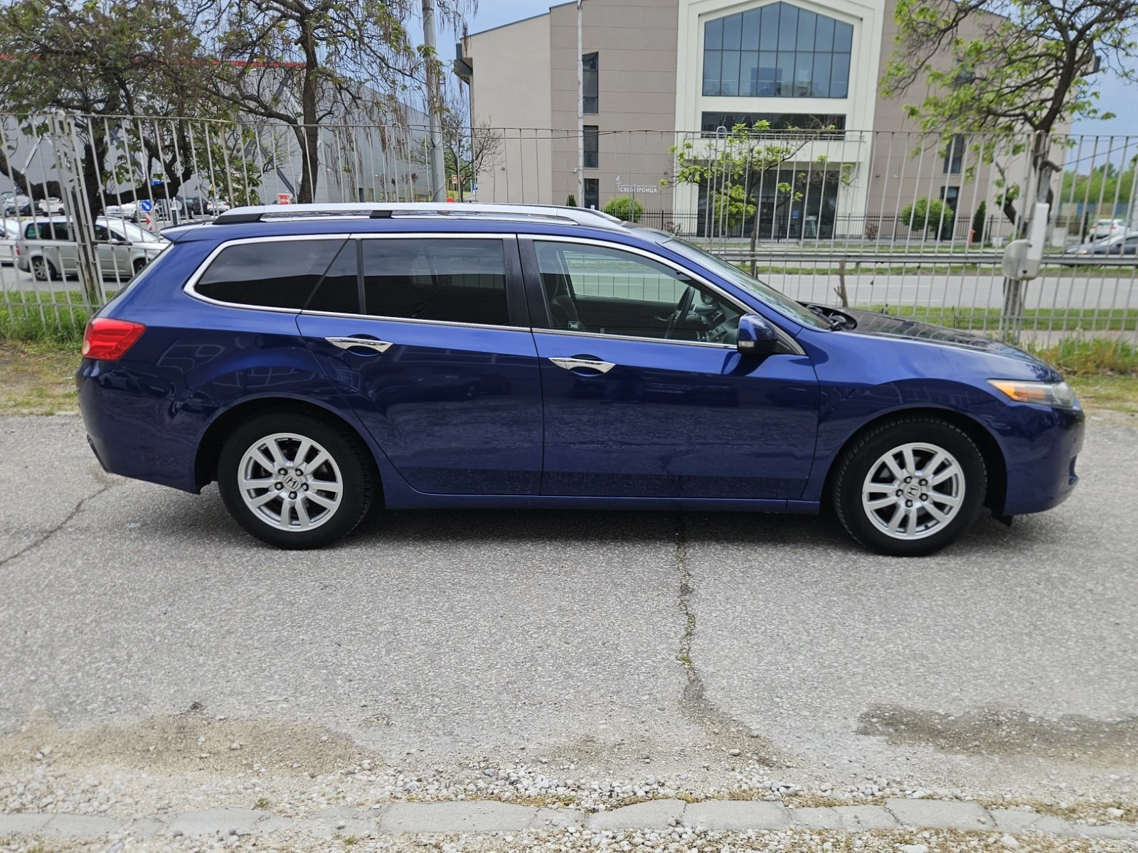Honda Accord 2.0i-VTEC Touring EXECUTIVE - изображение 4