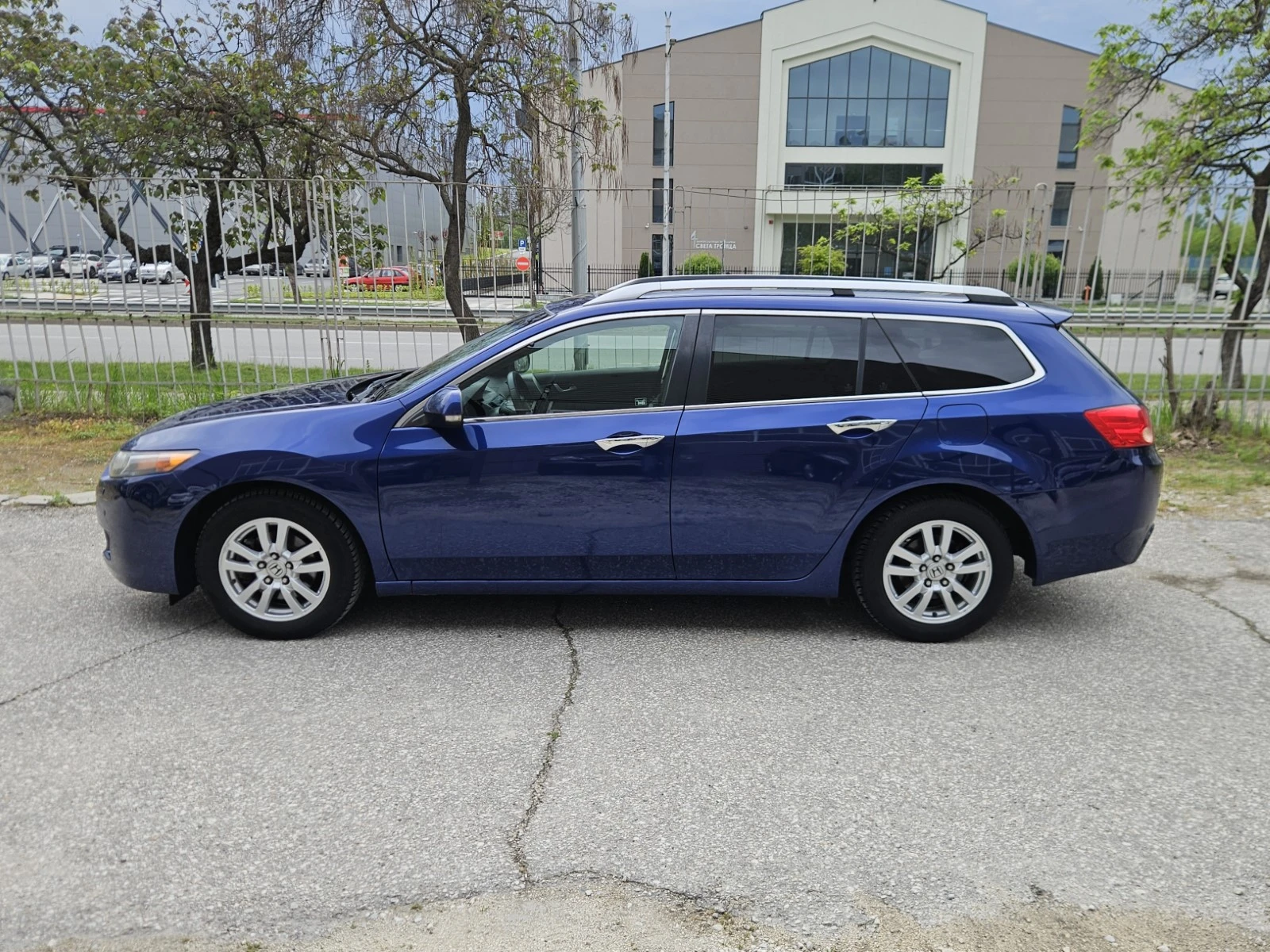 Honda Accord 2.0i-VTEC Touring EXECUTIVE - изображение 8