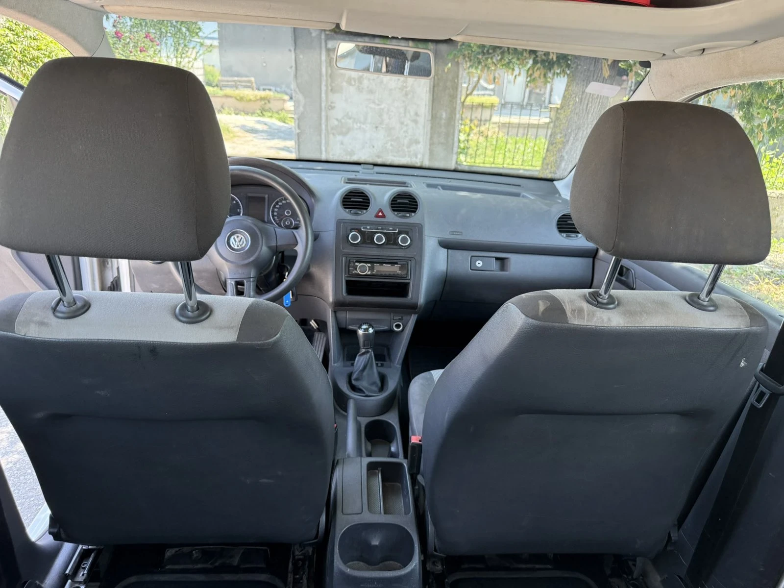 VW Caddy 1.6tdi Maxi - изображение 8