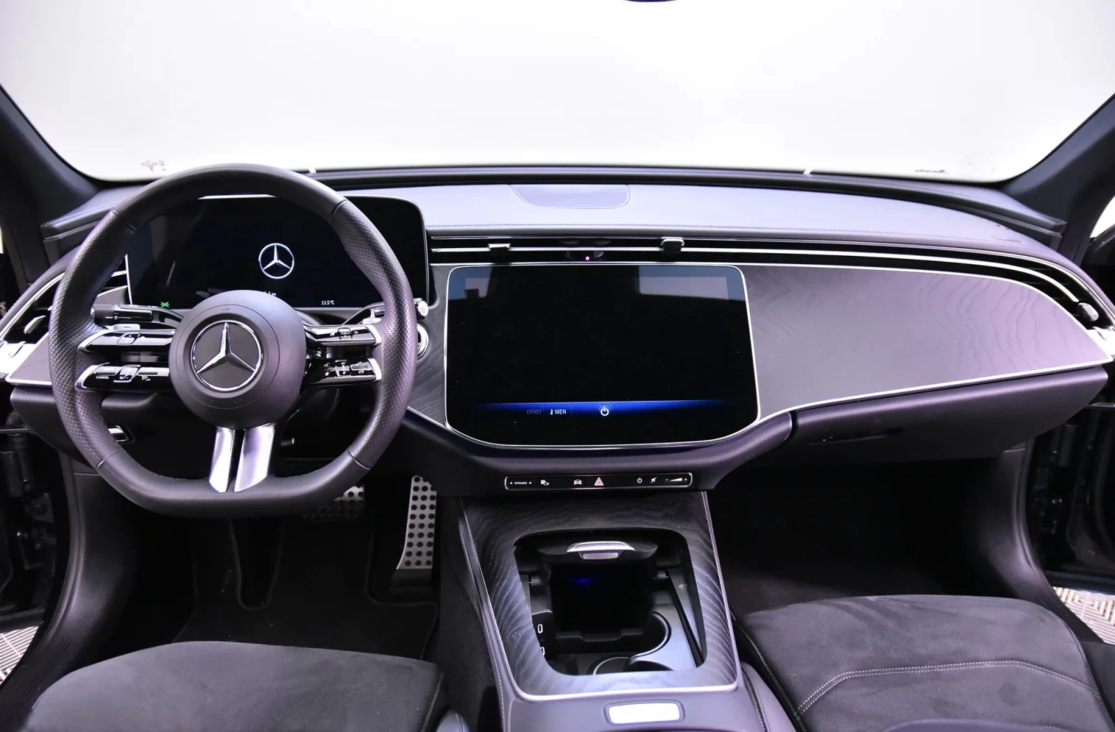 Mercedes-Benz E 220 d AMG Line - изображение 8