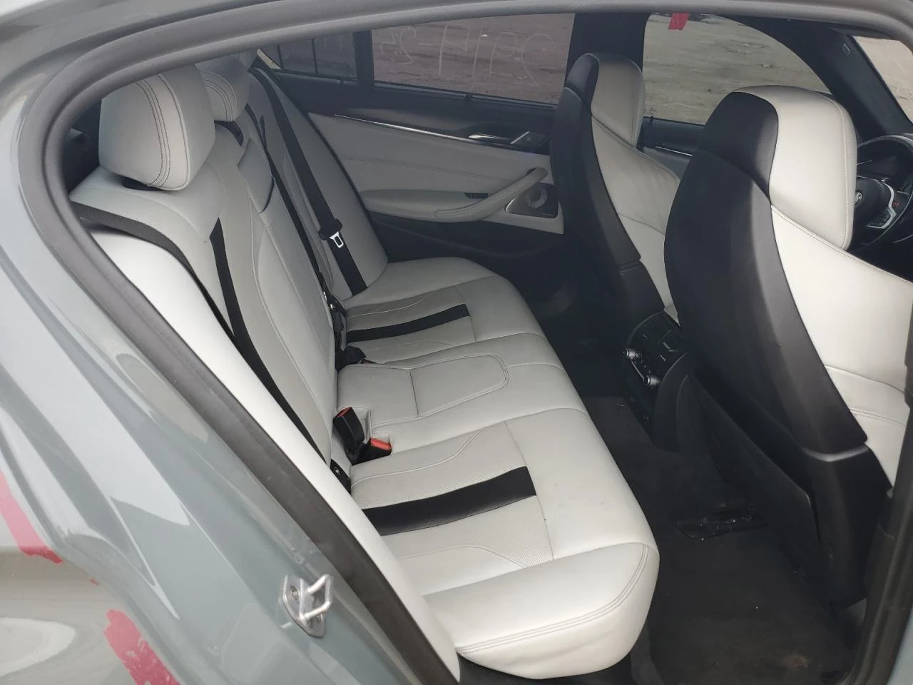 BMW M5  - изображение 10