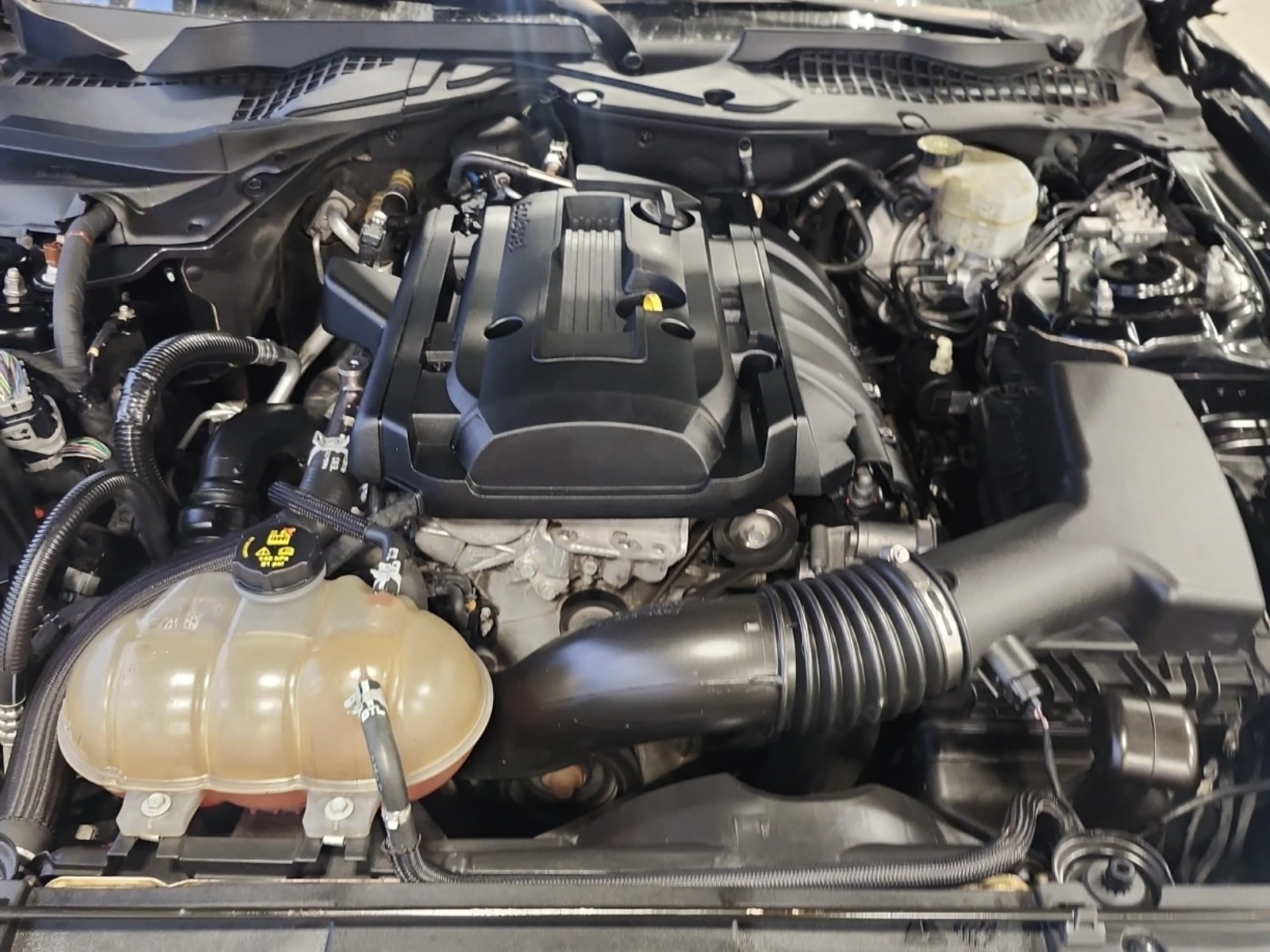 Ford Mustang ECOBOOST * * CARFAX * *   * *  | Mobile.bg   8