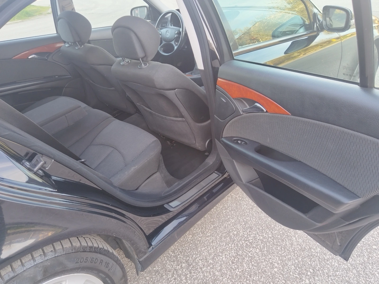 Mercedes-Benz E 200 136�.� | Mobile.bg � ����������� 12