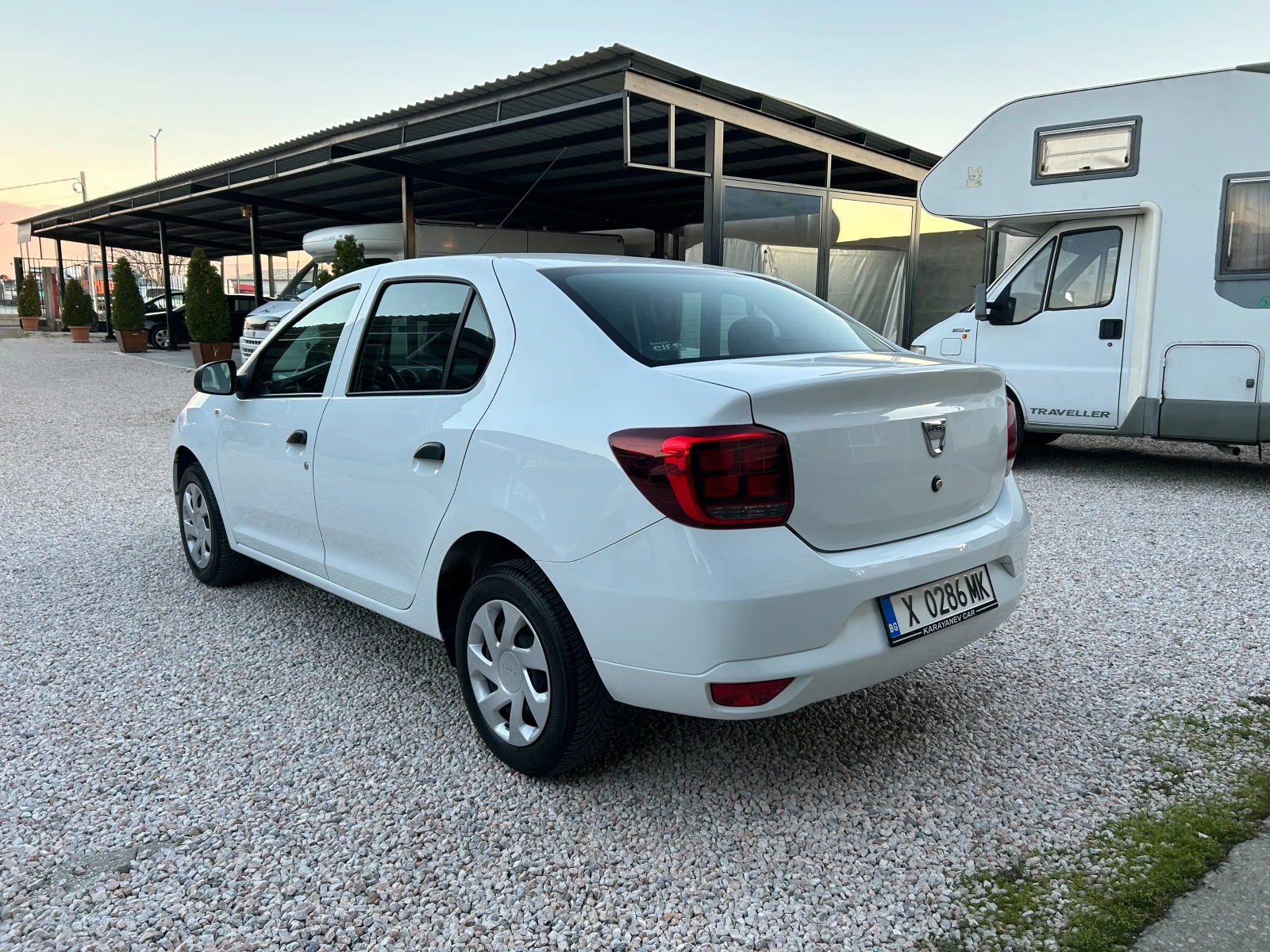 Dacia Logan 1.0 BENZIN 6 C, снимка 3 - Автомобили и джипове - 54288652