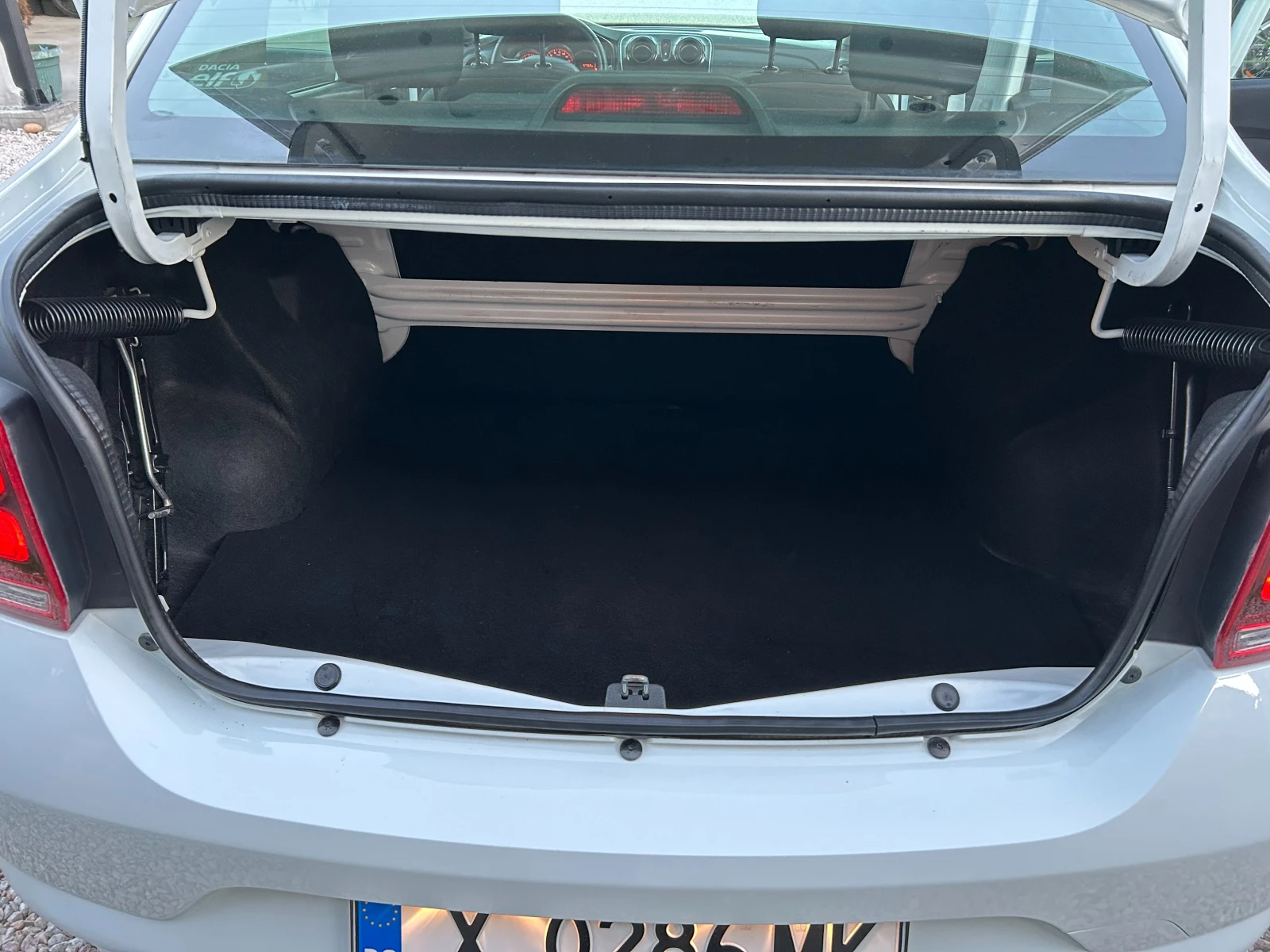 Dacia Logan 1.0 BENZIN 6 C, снимка 14 - Автомобили и джипове - 54288652