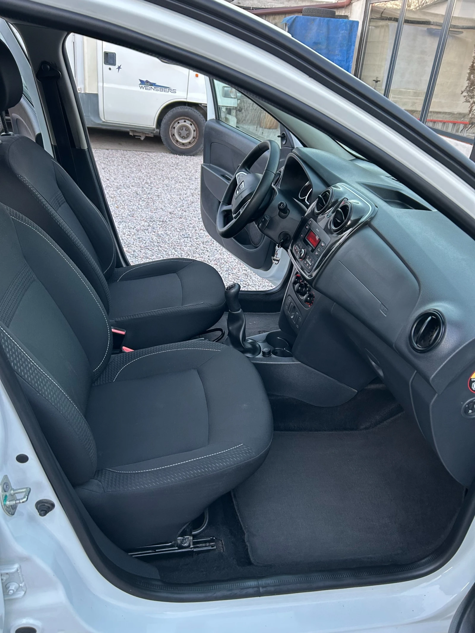 Dacia Logan 1.0 BENZIN 6 C, снимка 9 - Автомобили и джипове - 54288652