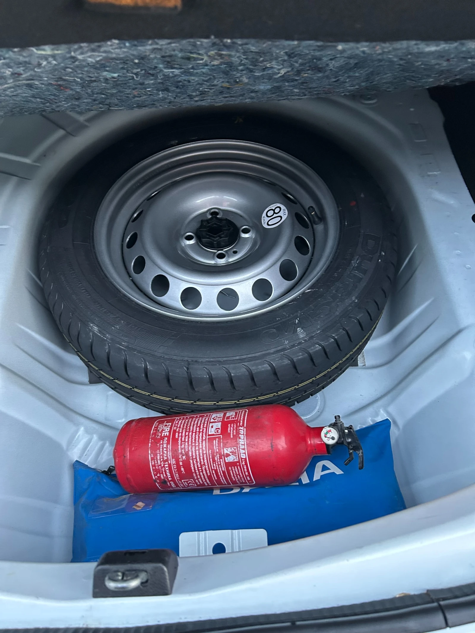 Dacia Logan 1.0 BENZIN 6 C, снимка 13 - Автомобили и джипове - 54288652