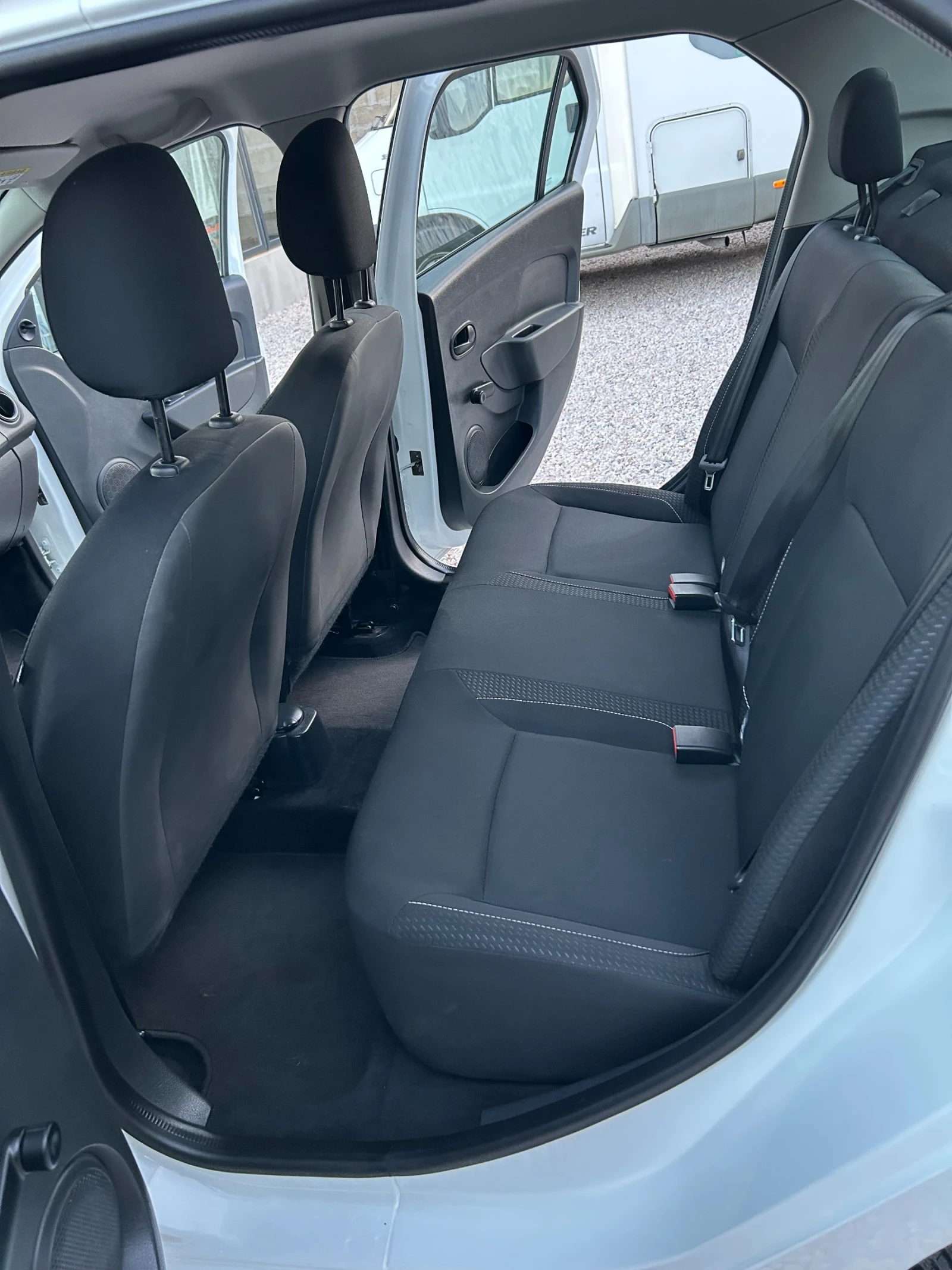 Dacia Logan 1.0 BENZIN 6 C, снимка 10 - Автомобили и джипове - 54288652