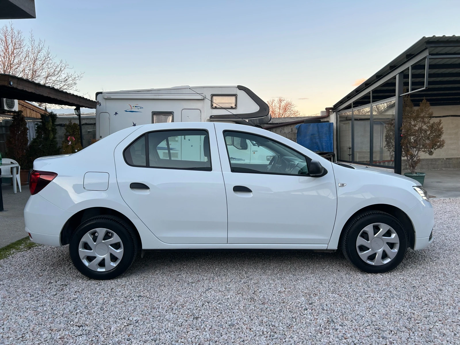 Dacia Logan 1.0 BENZIN 6 C, снимка 5 - Автомобили и джипове - 54288652