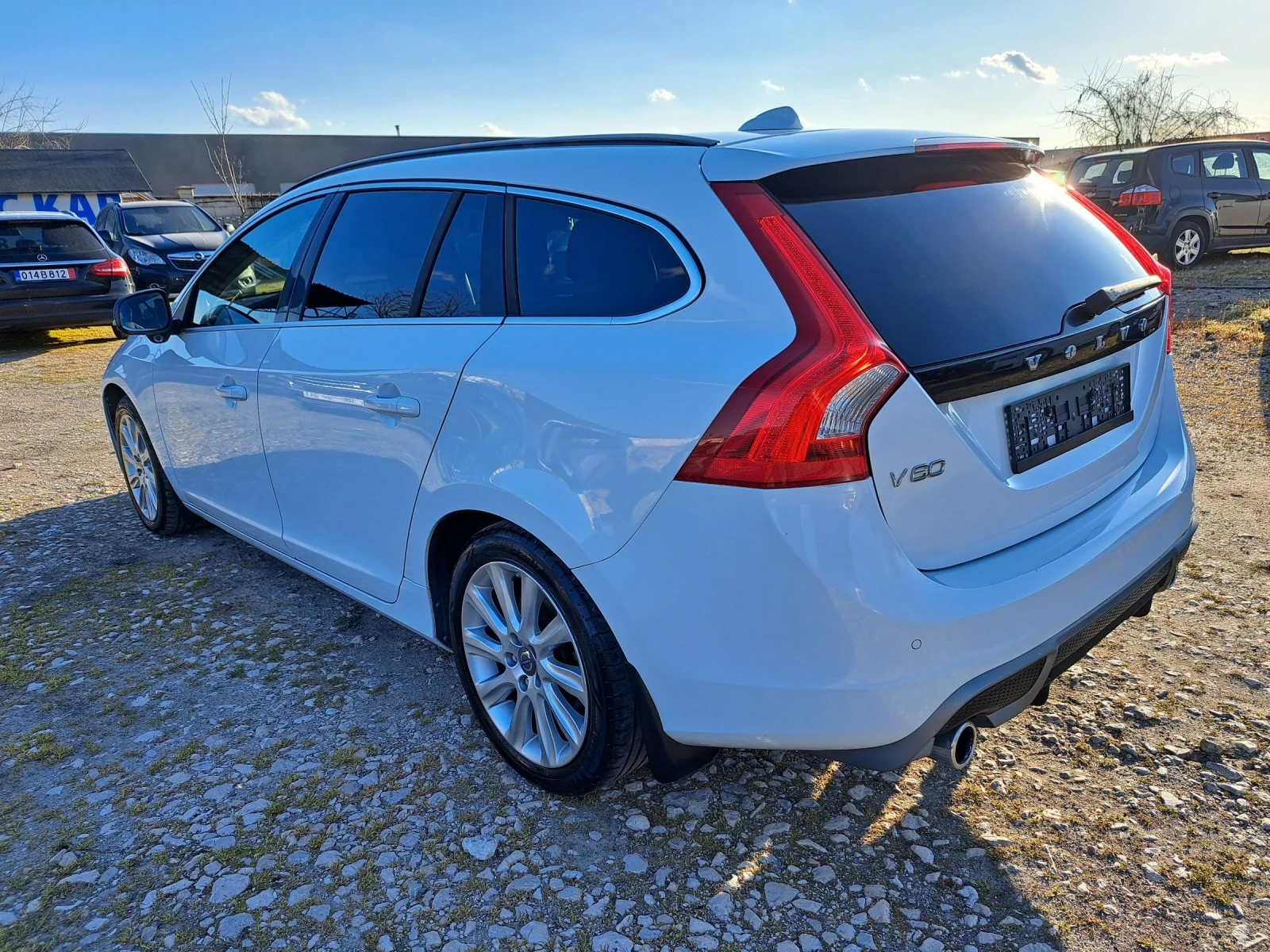 Volvo V60 R desing D2, снимка 8 - Автомобили и джипове - 54241669