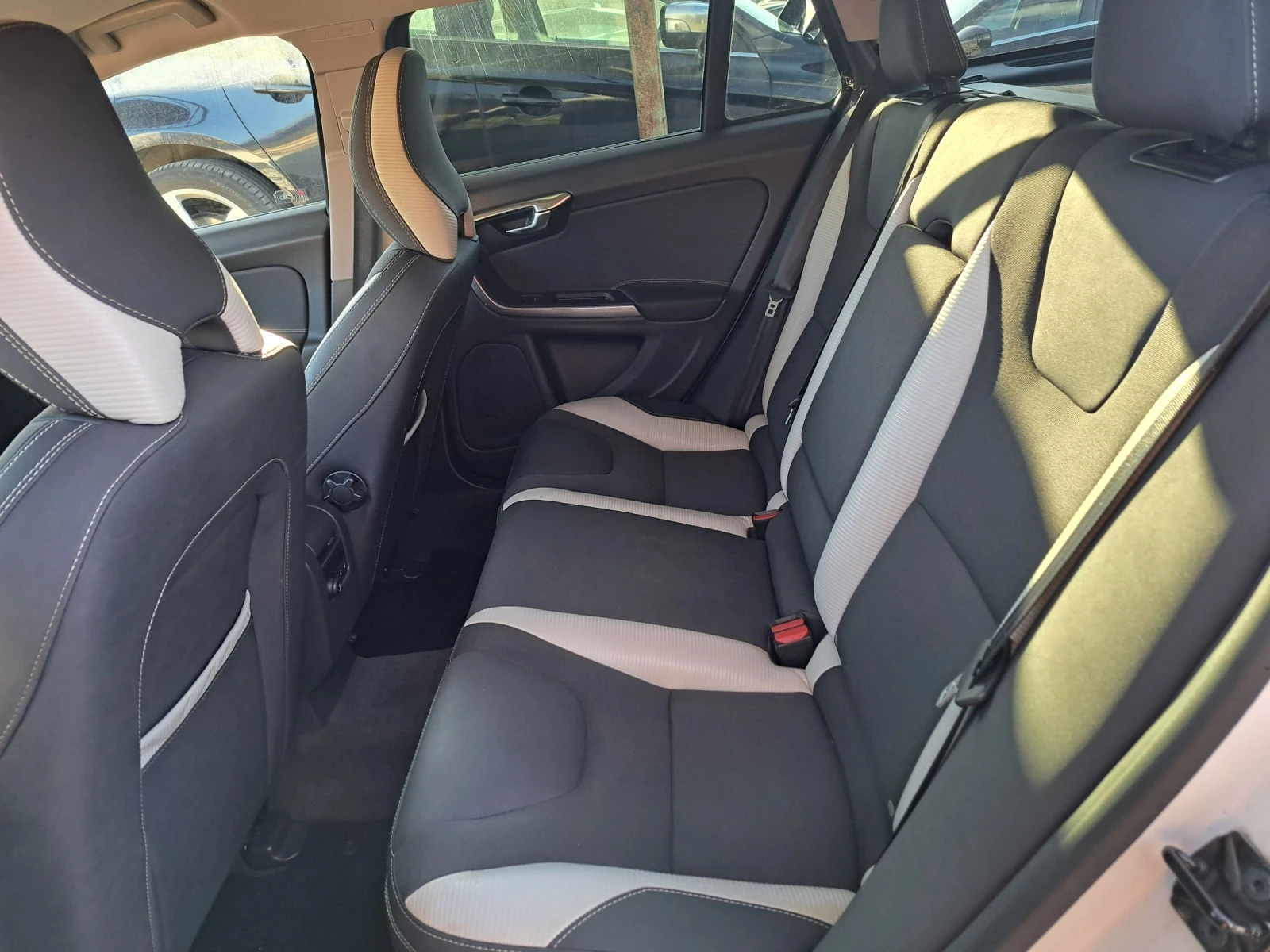 Volvo V60 R desing D2, снимка 16 - Автомобили и джипове - 54241669