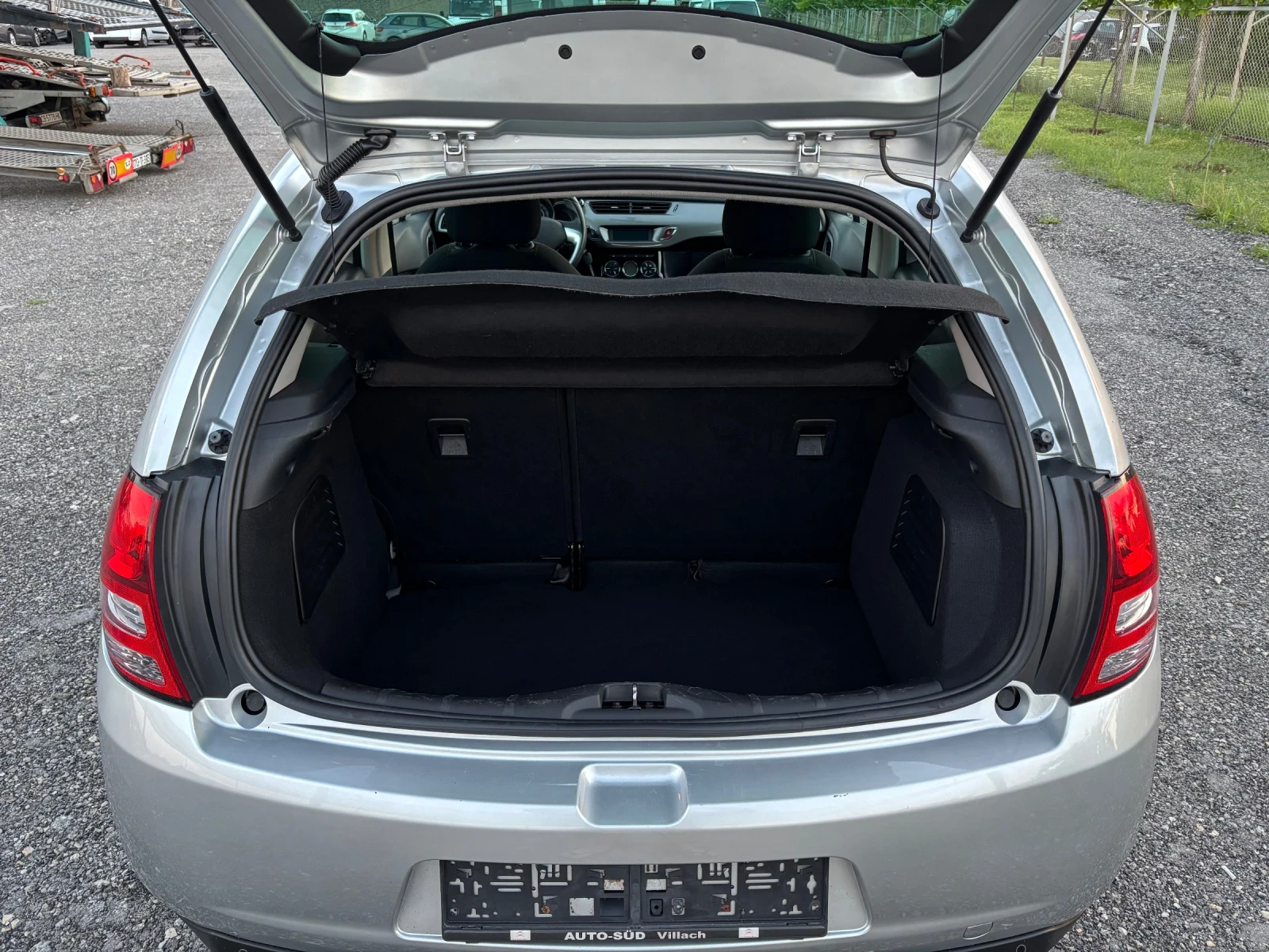Citroen C3, снимка 9 - Автомобили и джипове - 54715386
