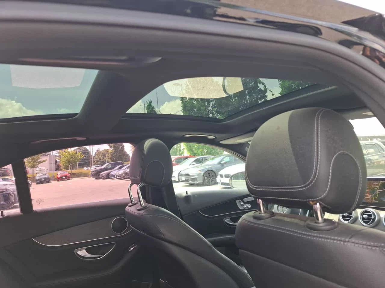 Mercedes-Benz C 300 * CARFAX * ОПЦИЯ ЗА ФИНАНСИРАНЕ , снимка 11 - Автомобили и джипове - 55334588