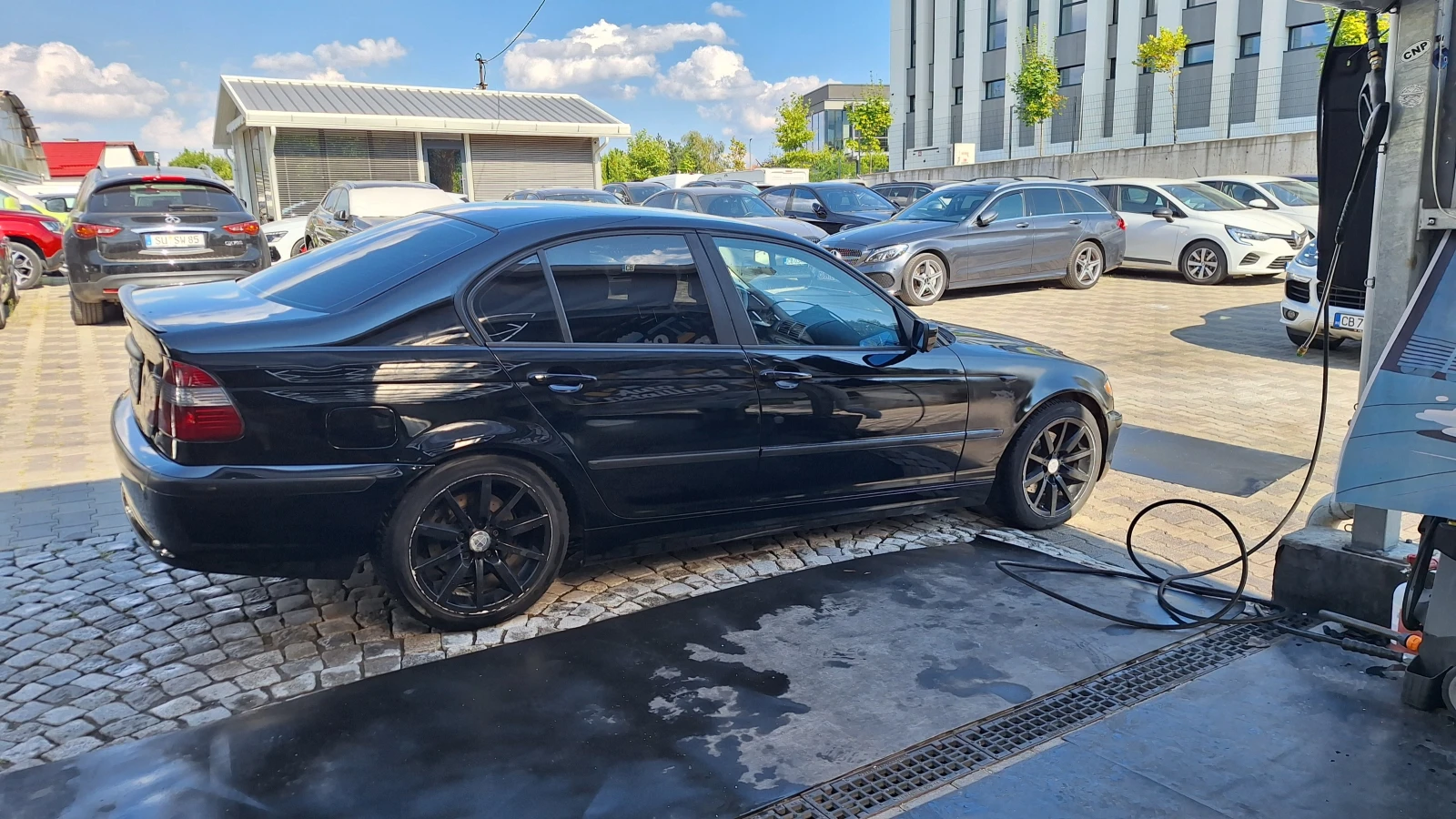 BMW 320, снимка 2 - Автомобили и джипове - 55799627
