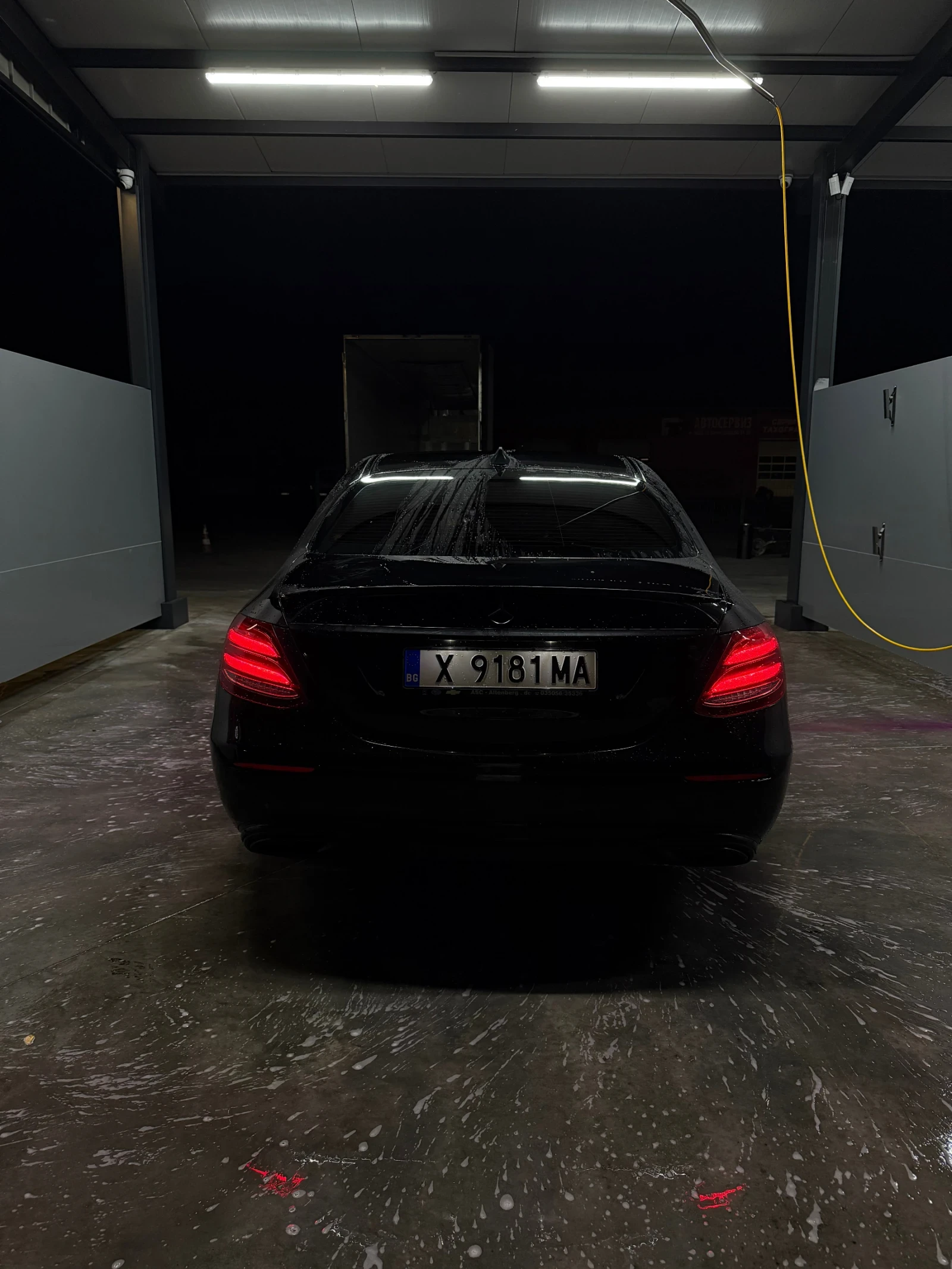 Mercedes-Benz E 220, снимка 2 - Автомобили и джипове - 55898834