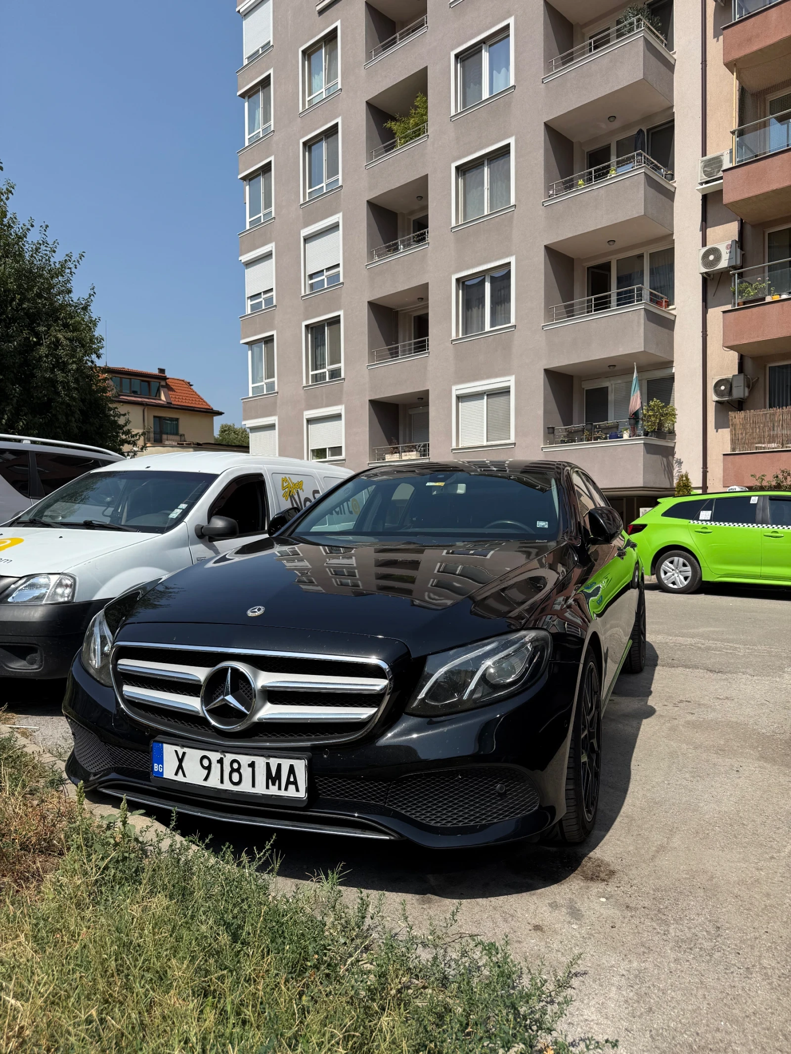 Mercedes-Benz E 220, снимка 5 - Автомобили и джипове - 55898834