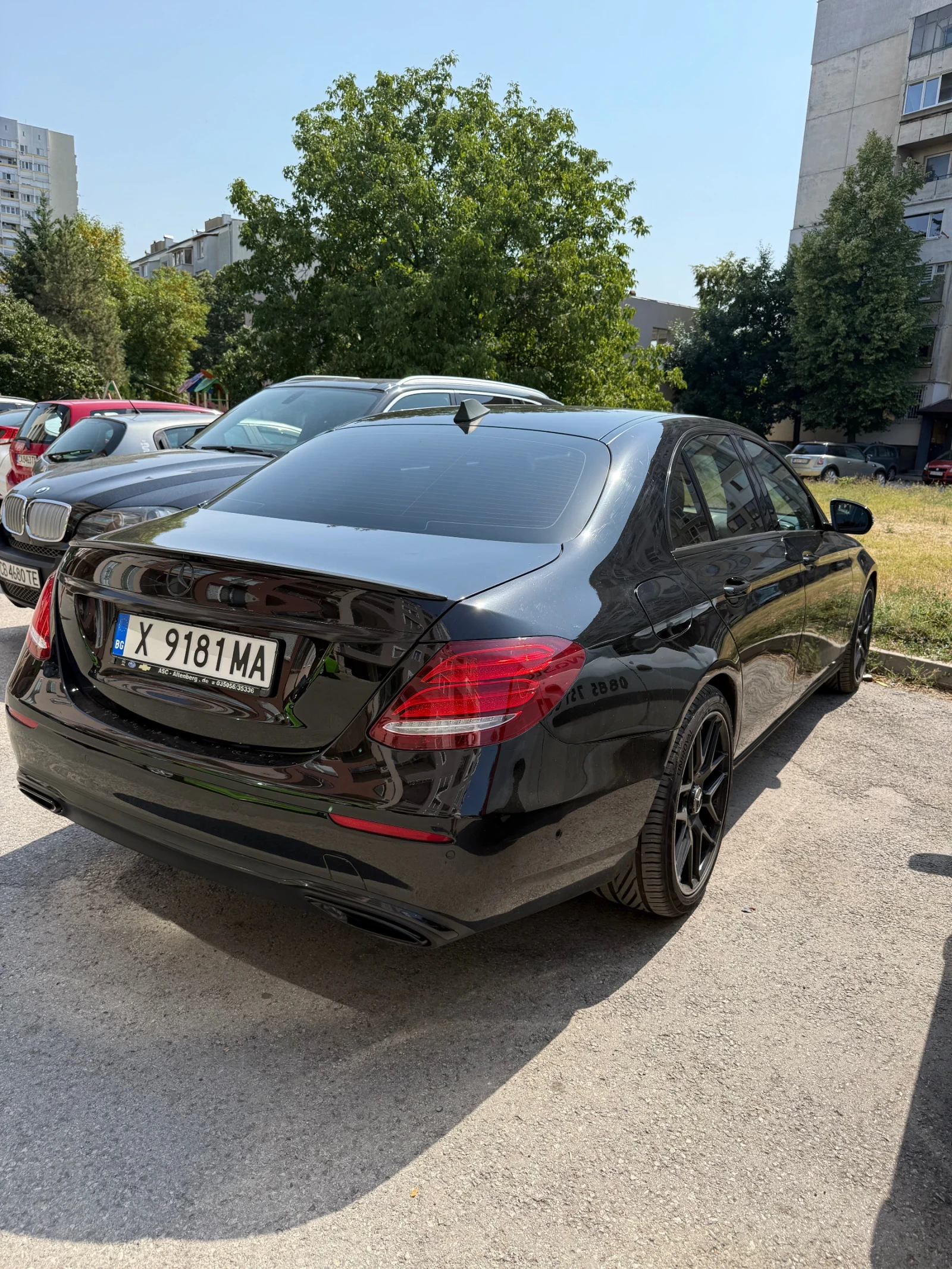 Mercedes-Benz E 220, снимка 4 - Автомобили и джипове - 55898834