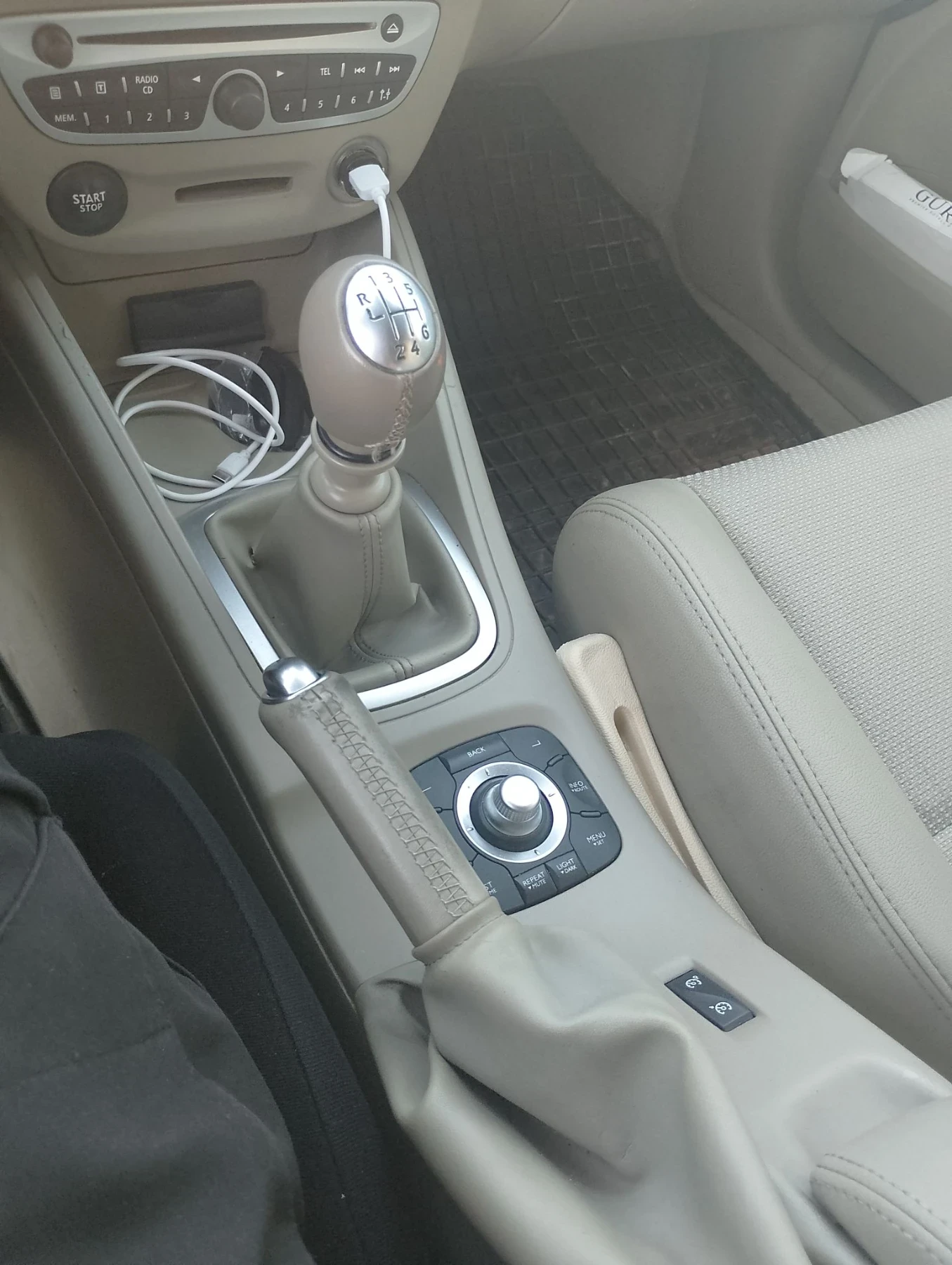 Renault Megane 1.9 DCI  130к.с., снимка 11 - Автомобили и джипове - 55981762