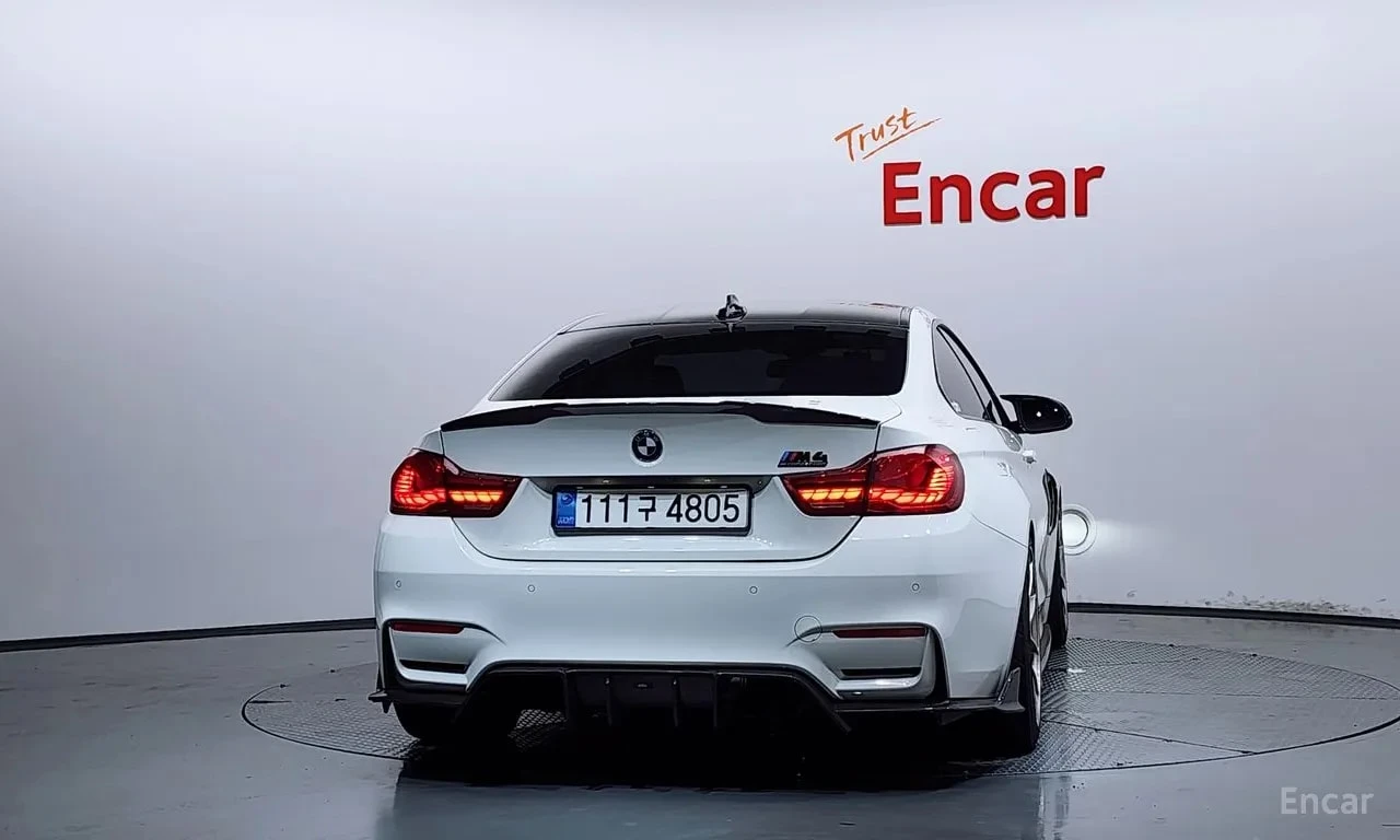 BMW M4 Coupe* ПОДГРЕВ* 360* ХЕДЪП* АВТОКРЕДИТ* , снимка 4 - Автомобили и джипове - 56103793